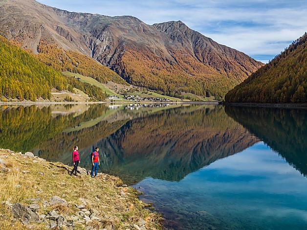 Der Vernagter Stausee, eine Sehenswürdigkeit im Schnalstal mit Rundweg und Panoramaplätzen